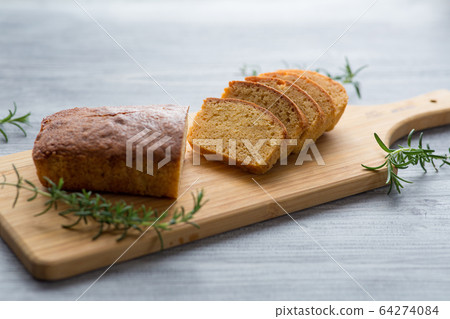 Pound Cake  64274084