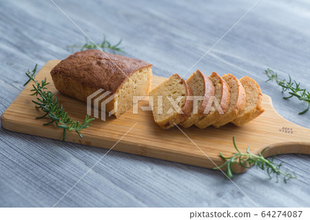 Pound Cake  64274087