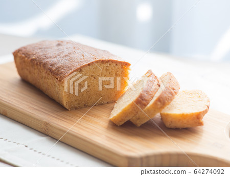 Pound Cake  64274092