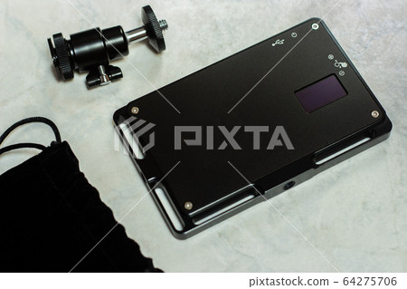 The image shows an off LED lamp with internal 64275706