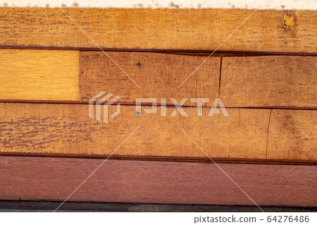 Peeled eaves Peeled eaves 64276486