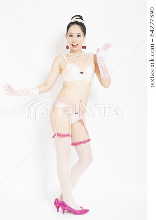 Burlesque dancer dancing 64277390