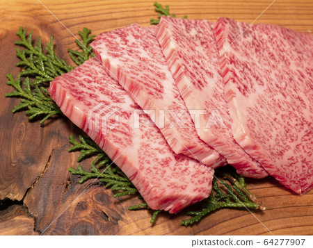 Thick sliced top ribs for freshly grilled Yonezawa beef 64277907