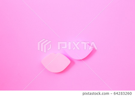 cosmetic sponges and foundation 64283260