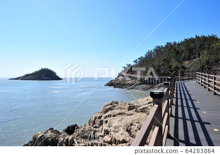 Seonyudo-gil Dulle-gil, Gunsan-si, Jeollabuk-do, Korea Seonyudo-gil Dulle-gil, Gunsan-si, Jeollabuk-do, Korea 64283864