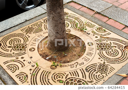Royal tomb in Gimhae in summer 64284415