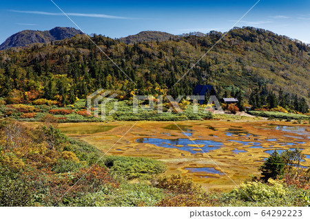Wetlands of the Myoko Mountains and Takaya Pond in Autumn 64292223
