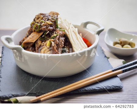 韓國傳統食品排骨蒸 韓國傳統食品排骨蒸 64292783