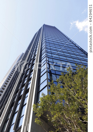 一座摩天大樓 64294651