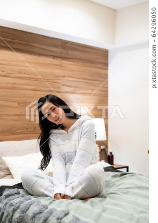 young woman young woman 64296050