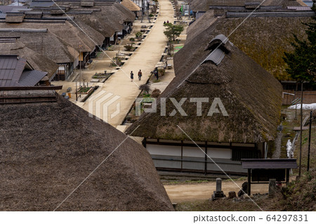 福岡縣南會津郡下鄉町,大內國的老民居,從天文台望去 福岡縣南會津郡下鄉町,大內國的老民居,從天文台望去 64297831