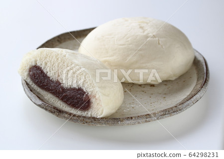 Half cut sake bun 64298231