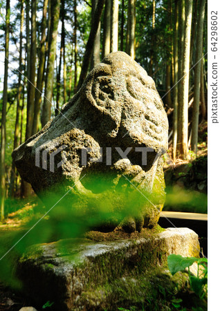 Monkey stone 64298602