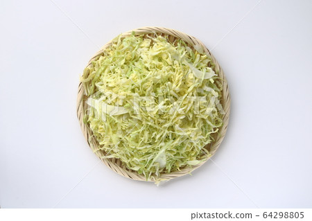 Preparation of spring cabbage 64298805