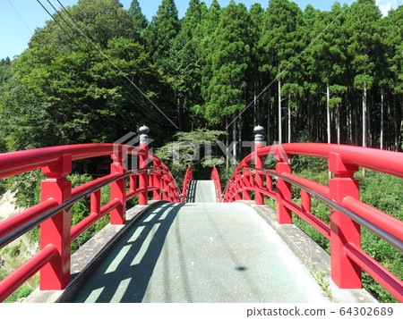 Kannon Bridge over Yoro River (Yoro Valley) in Chiba Prefecture (after renewal) 64302689