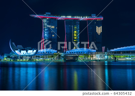 濱海灣金沙酒店因新的冠狀病毒流行而關閉,並關閉了電源 濱海灣金沙酒店因新的冠狀病毒流行而關閉,並關閉了電源 64305432