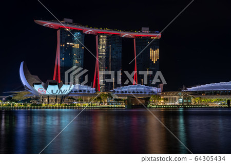 濱海灣金沙酒店因新的冠狀病毒流行而關閉，並關閉了電源 64305434
