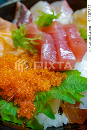 Miyazaki seafood bowl close-up shot lettuce sushi restaurant Ippei vertical position 64307895