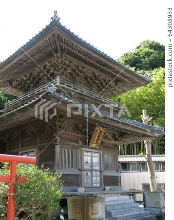 Shakado at Hongyoji Temple in Katsuura City Shakado at Hongyoji Temple in Katsuura City 64308933