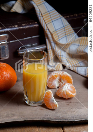 Unpeeled round ripe orange mandarins or Unpeeled round ripe orange mandarins or 64309221