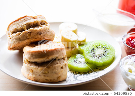 Walnut scone Walnut scone 64309880