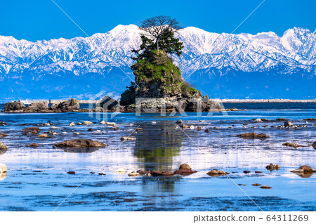 <富山縣>天原海岸,名和,立山山脈 <富山縣>天原海岸,名和,立山山脈 64311269