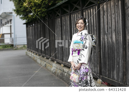 Adult ceremony 64311428