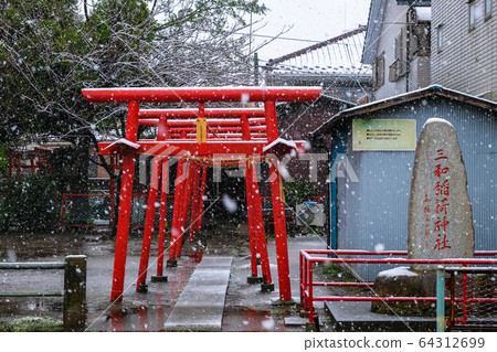 Warabi City, Saitama Prefecture Snowy Sanwa Inari Shrine Warabi City, Saitama Prefecture Snowy Sanwa Inari Shrine 64312699