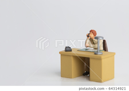 [小型畫廊]電話和接待 64314921