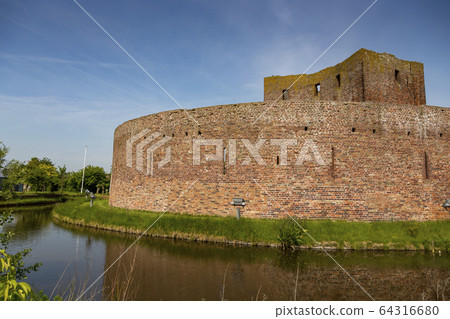 The ruin castle Teylingen in Sassenheim 64316680