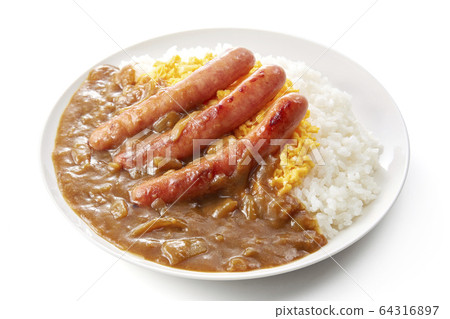 咖哩飯配香腸和炒雞蛋 咖哩飯配香腸和炒雞蛋 64316897
