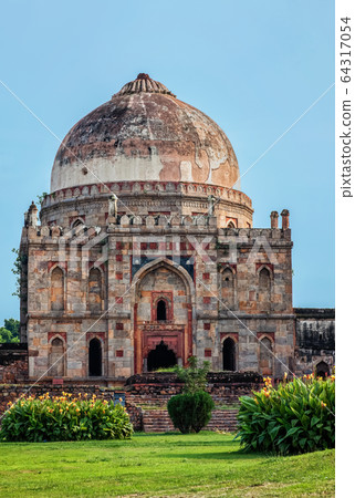 Sheesh Gumbad tomb in Lodi Gardens city park in Delhi, India Sheesh Gumbad tomb in Lodi Gardens city park in Delhi, India 64317054
