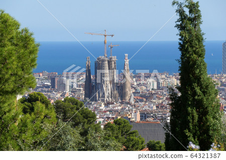 西班牙-巴塞羅那-奎爾公園到聖家族教堂 64321387