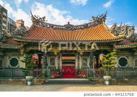 Lungshan Temple of Manka, built in Taipei in 1738 64323708