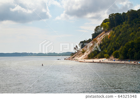 Baltic Sea coast near Sellin on the German island 64325348