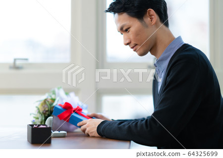 Anniversary marriage proposal gift present christmas man alone box small box indoor indoor Anniversary marriage proposal gift present christmas man alone box small box indoor indoor 64325699