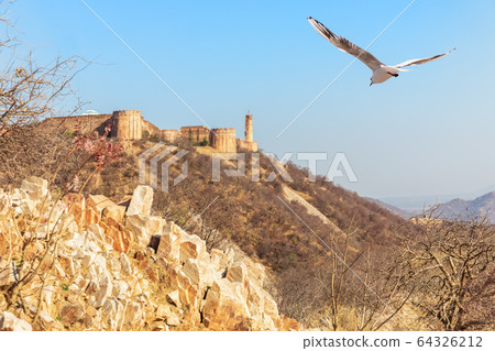 Mountains in Jaipur and Jaigarh Fort, India Mountains in Jaipur and Jaigarh Fort, India 64326212