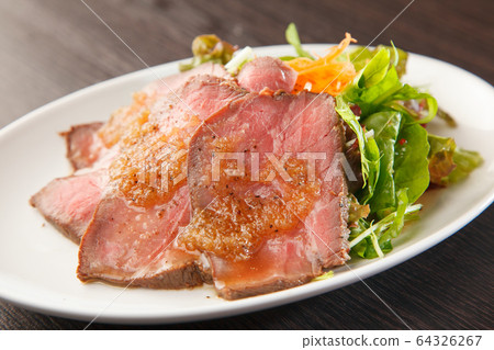 烤牛肉 烤牛肉 64326267