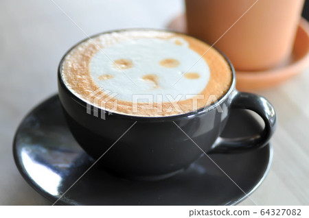 hot tea or Thai milk tea 64327082