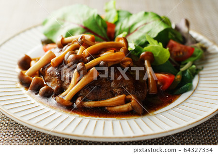 日式蘑菇漢堡 64327334