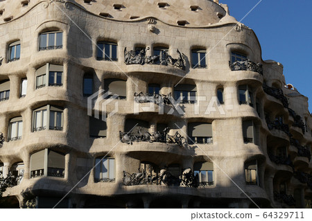 西班牙巴塞羅那Casa Mila 64329711