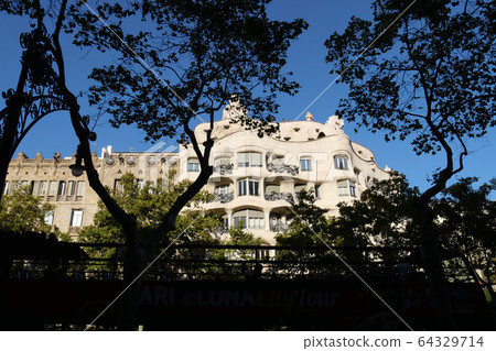西班牙巴塞羅那Casa Mila 西班牙巴塞羅那Casa Mila 64329714