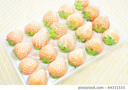 雪花草莓 64331533