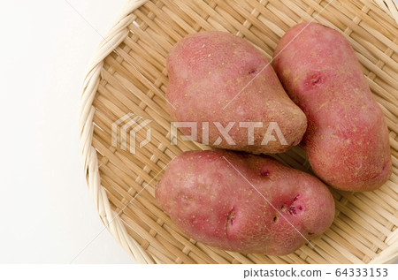 Red potatoes Red potatoes 64333153