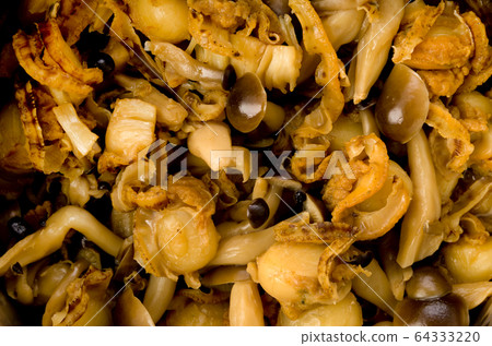 Spicy baby scallop and shimeji 64333220