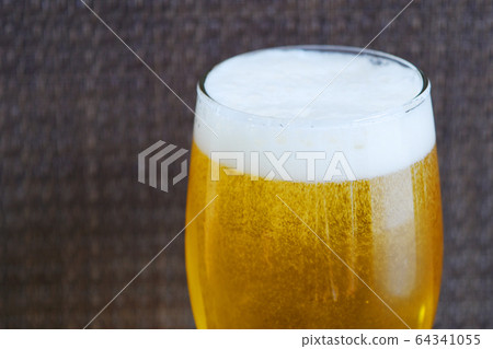 Local beer glass beer beer draft beer summer black back copy space liquor beer foam foam liquor 64341055