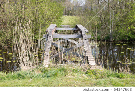 Bridge used by 4x4 vehicles, don't make any Bridge used by 4x4 vehicles, don't make any 64347668
