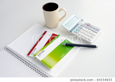 Revision of household budget-unmanned desk and passbook Revision of household budget-unmanned desk and passbook 64354655