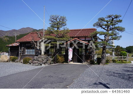 Mimasaka Takio Station, JR Inbi Line, Okayama Prefecture: Panoramic view 64361460