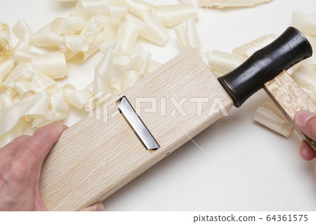 如何退回刀片 64361575